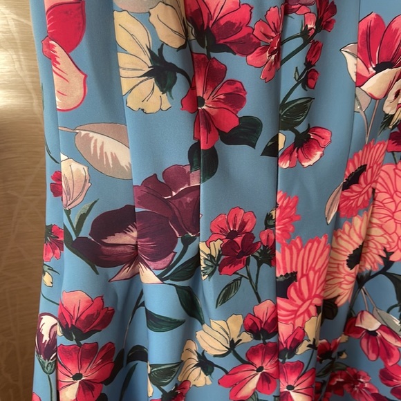 Vince Camuto Dress- Floral, with pockets - Gorgeous Sz 2 - Picture 6 of 6